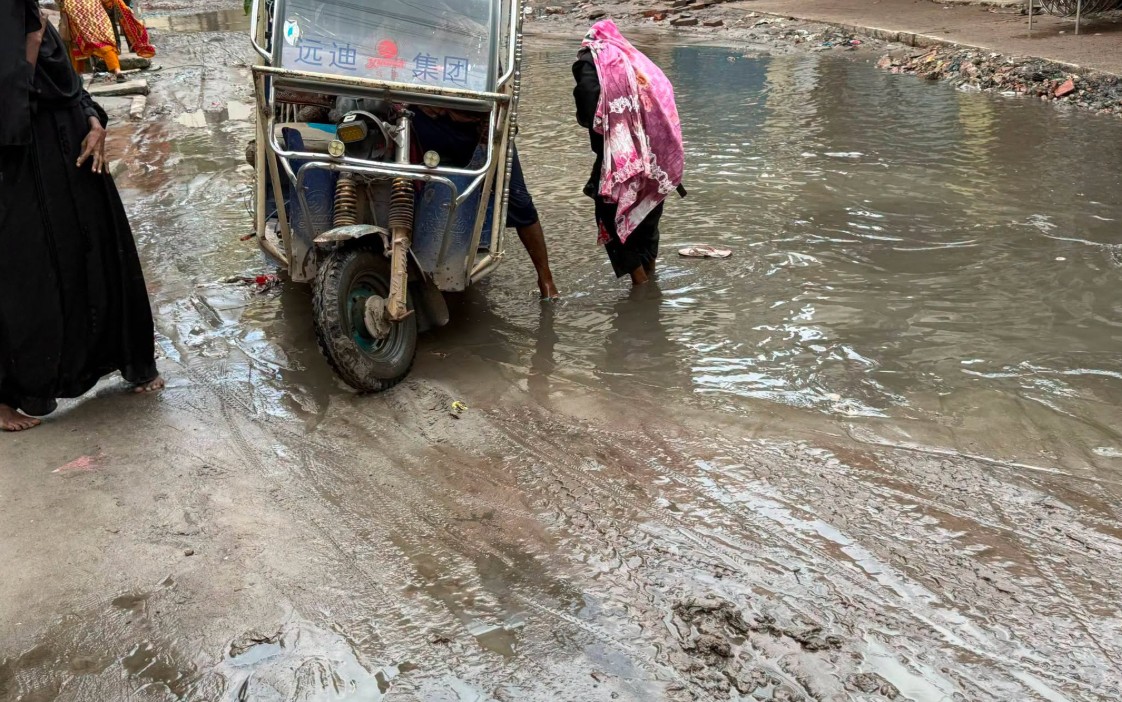 লজ্জাহীন ব্রাহ্মণবাড়িয়া পৌরসভা, বৃষ্টি হলে রাস্তা হয়ে যায়…