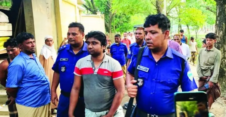 450 kg of Government Rice Seized from Grocery Shop in Banshkhali
