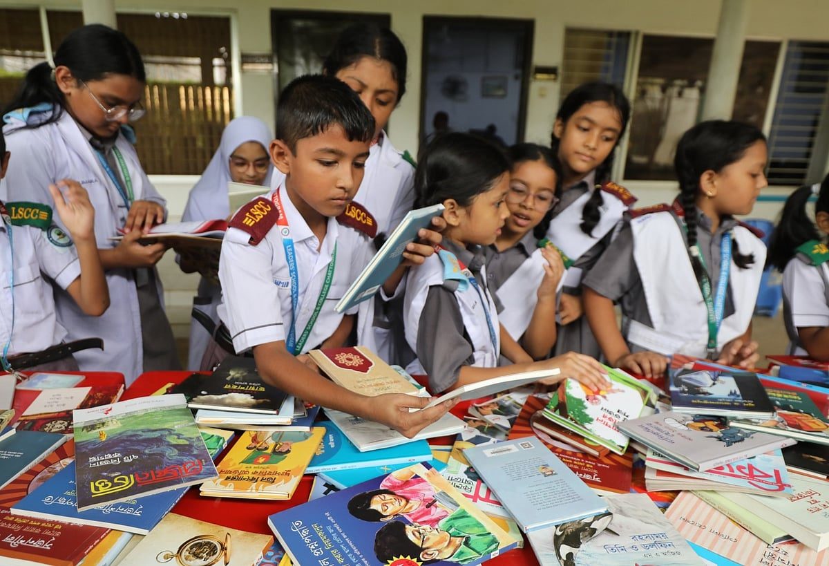 চট্টগ্রামের বালুছড়ায় লিডার্স স্কুলে প্রথমার বই উৎসব, শিক্ষার্থীদের উল্লাস