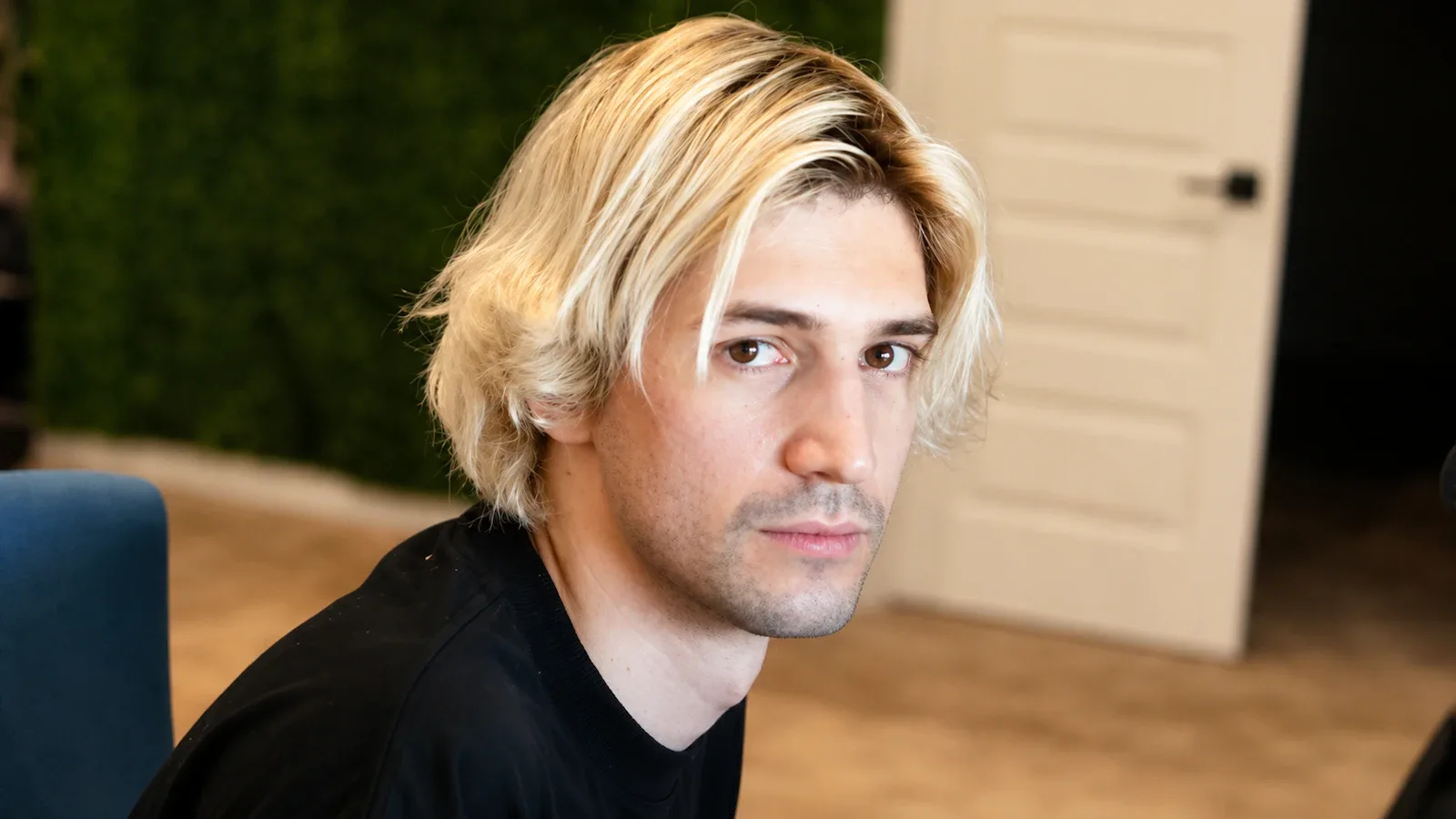 xQc Misses Streamer Awards Nominations, Responds with Bold Claim